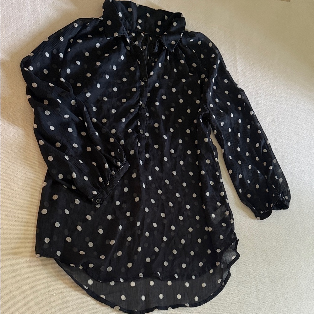 Flowy Sheer Polka Dot Women's Top. Three Quarter sleeves. Size M.